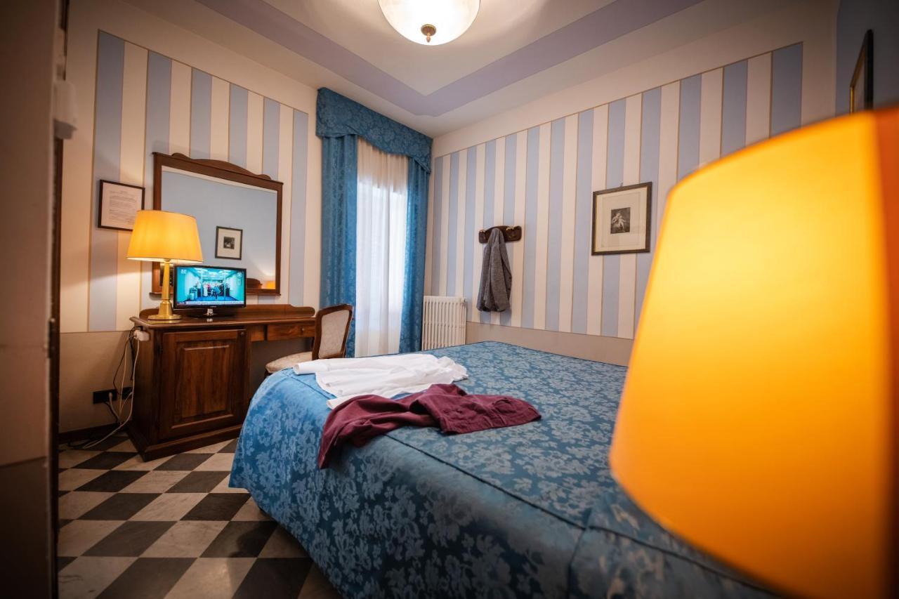 Park Hotel Regina - With Air-Condition And Pool Bagni di Lucca Bagian luar foto